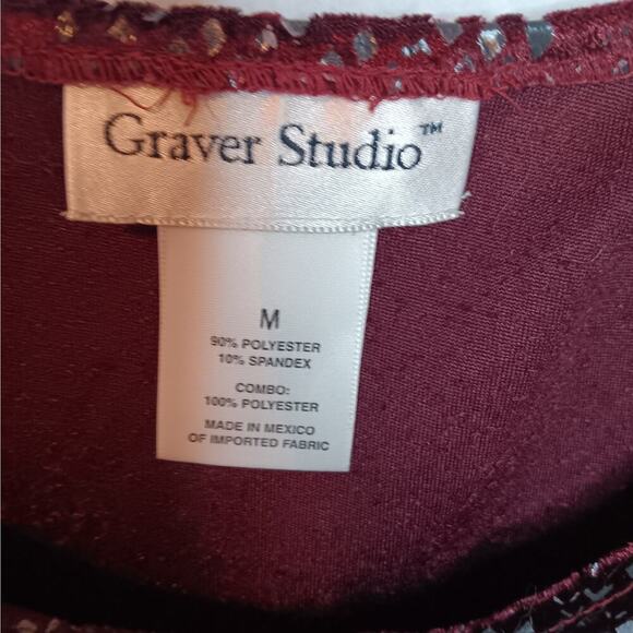 EUC Graver Studio Size M Sleeveless Burgundy Rounded Neck Velour Snake-Skin Top - Picture 2 of 4